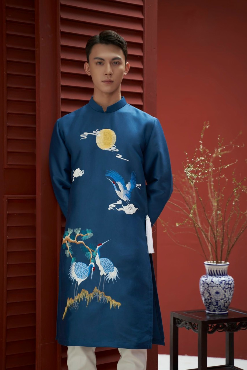 ao dai cach tân nam Hac xanh Navi