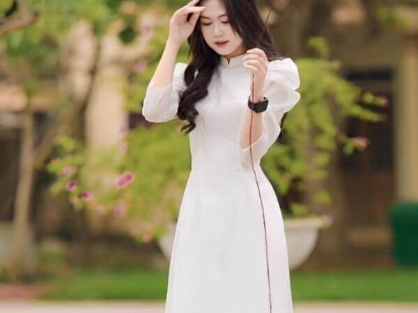 Mẫu áo trắng tay bồng