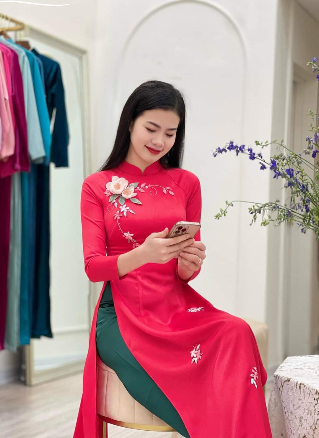 ao dai truyen thong lua my Ceilo đỏ xuống may ao dai hoang mai (1)