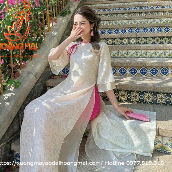 ao-dai-cach-tan-hoàng-mai-mua-luc-ha-kem-be-4