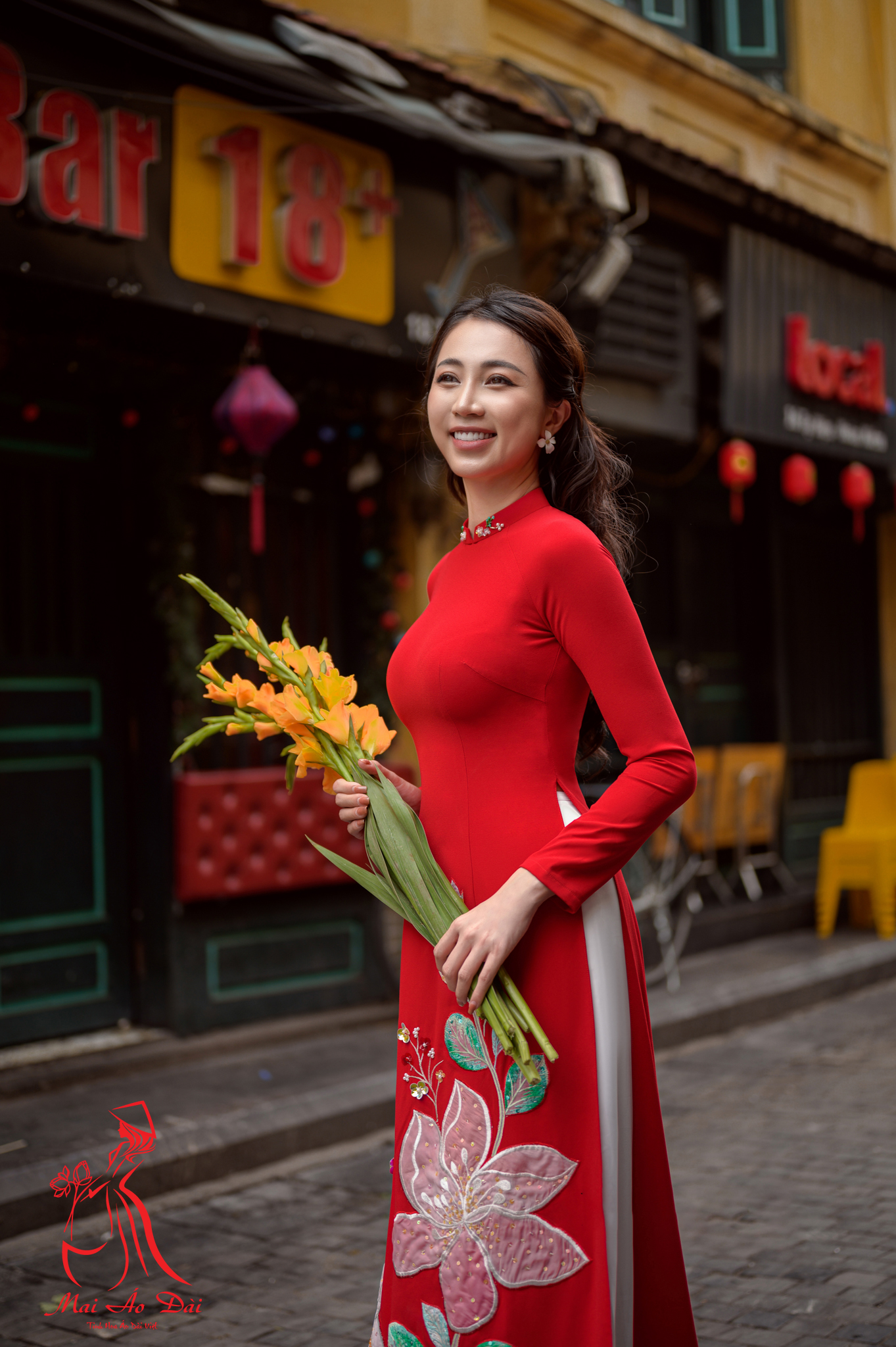 ao-dai-cach-tan-pavone-cao-cap-4-ta-theu-hoa-tiet-do (3)