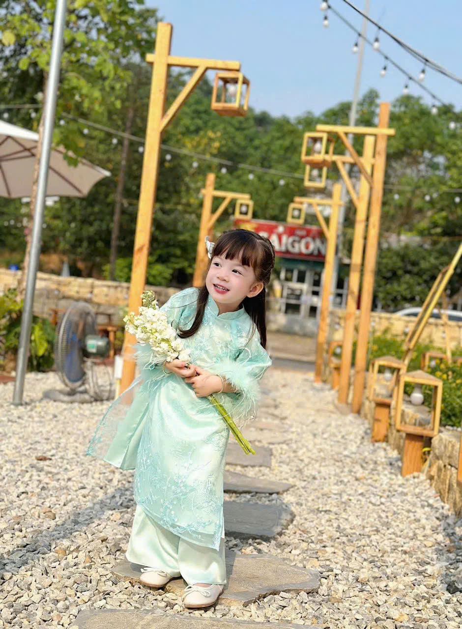 Áo dài cách tân bé gái mẫu BG2402X