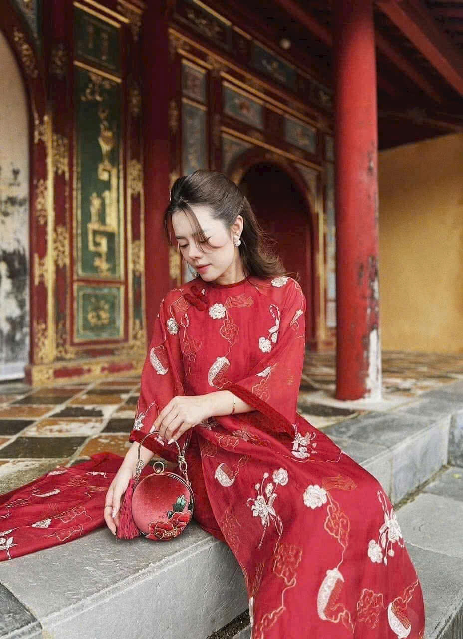 áo dài nữ màu đỏ