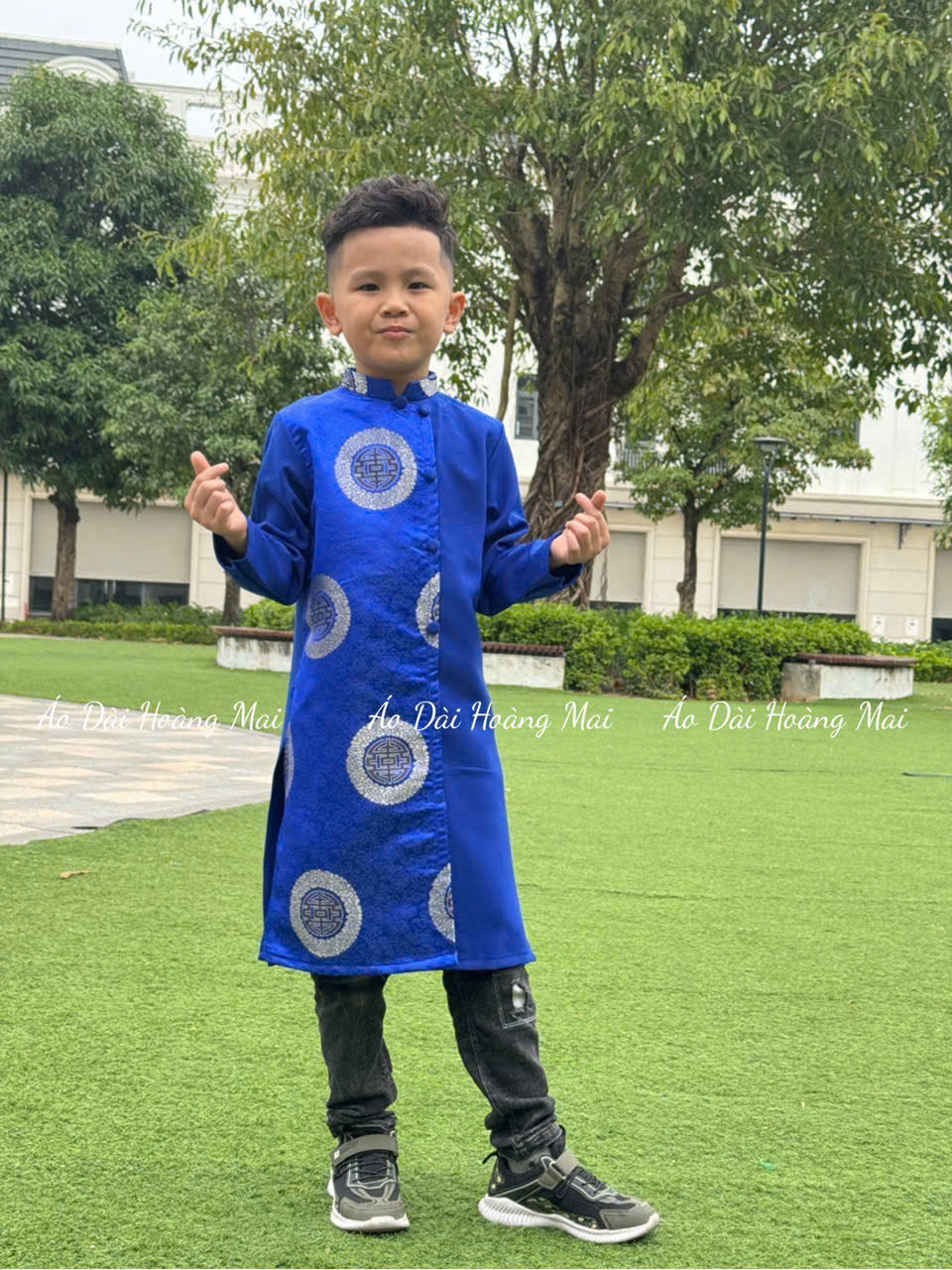 áo dài bé trai gấm đồng tiền phối tuyết mưa xanh coban