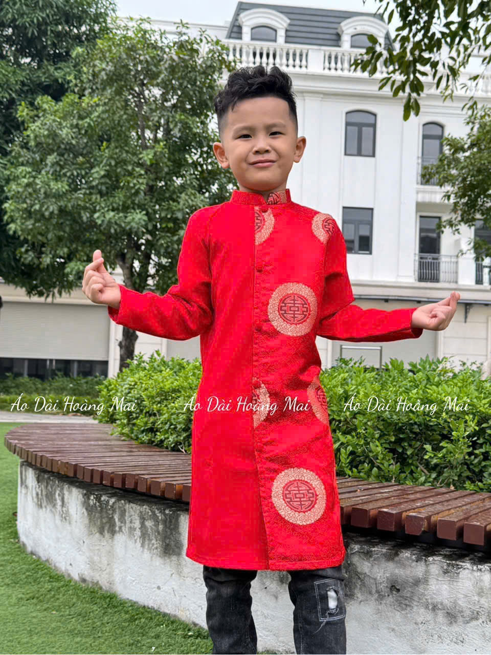 ÁO DÀI BÉ TRAI GẤM ĐỒNG TIỀN PHỐI TUYẾT MƯA