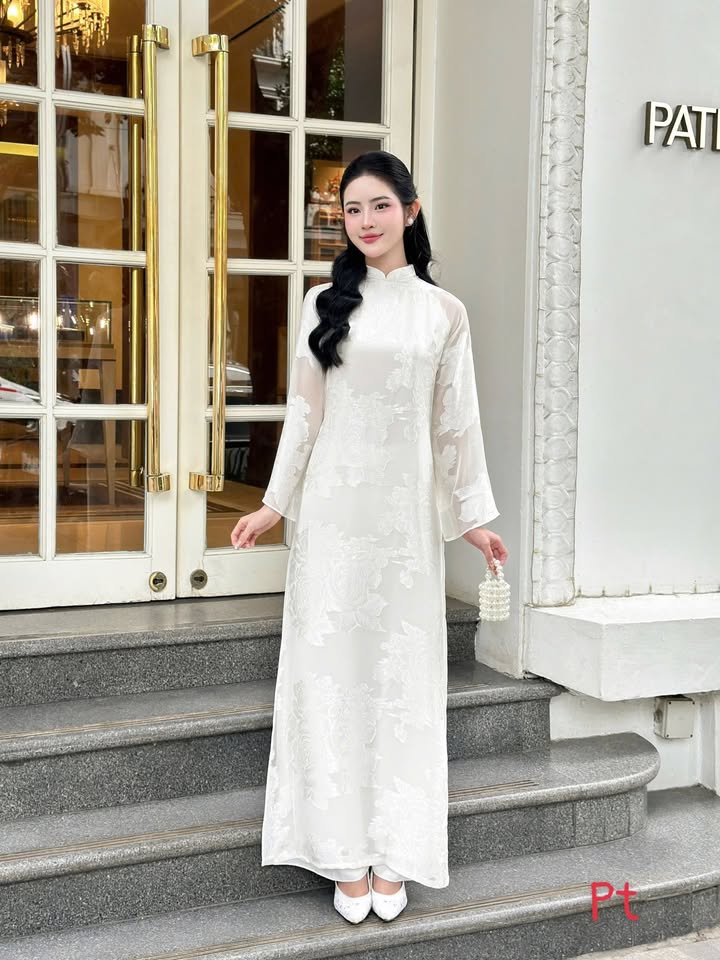 Áo dài nữ màu trắng