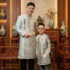 Áo dài bố và bé trai thủy mặc